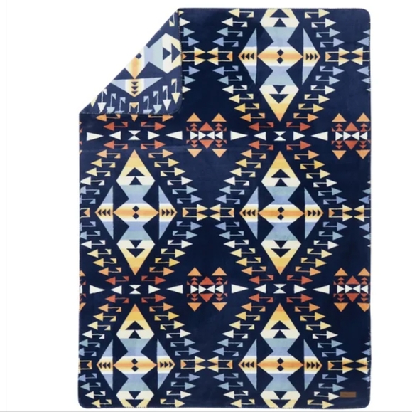 Pendleton fleece throw blanket 50" by 70" navy aztec boho design - Picture 5 of 11